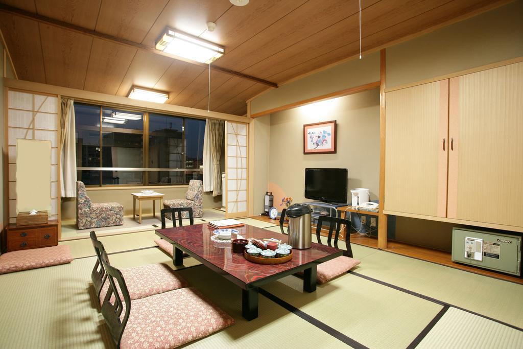 Maruko Hotel Kumamoto Esterno foto